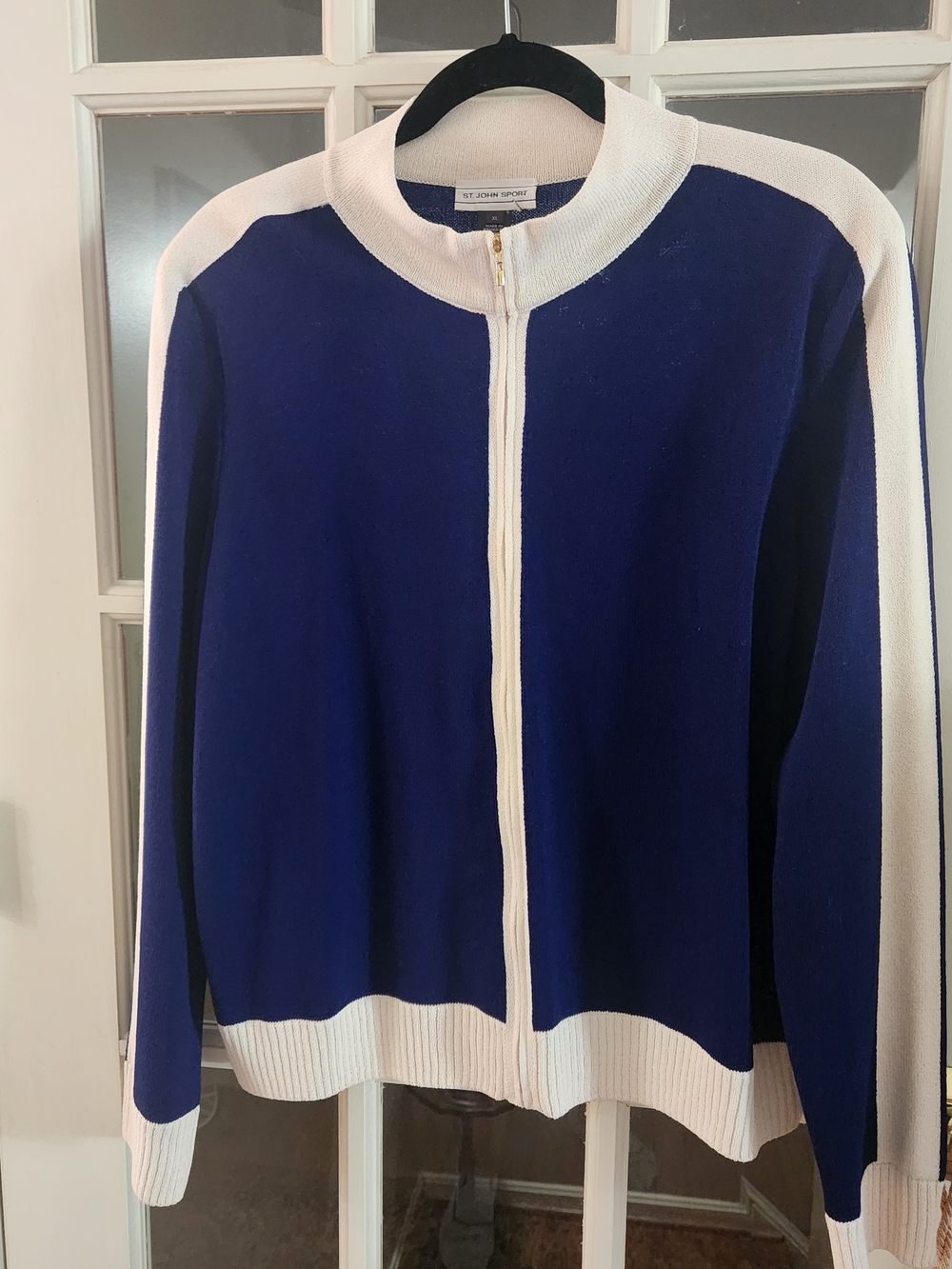 ST. JOHN SPORT Navy and White Zip-Front Cardigan Size XL.